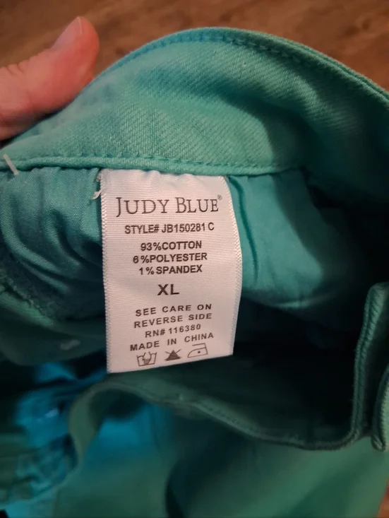Judy Blue NWOT Teal Garment Dyed Mid Rise Frayed Hem Shorts XL - Picture 6 of 7